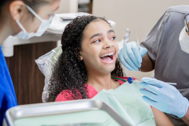 Best Emergency Tooth Extraction in Roanoke, IL